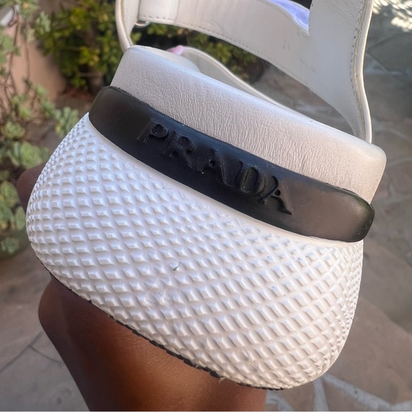 Like new white leather Prada platform sandals - Picture 4 of 5